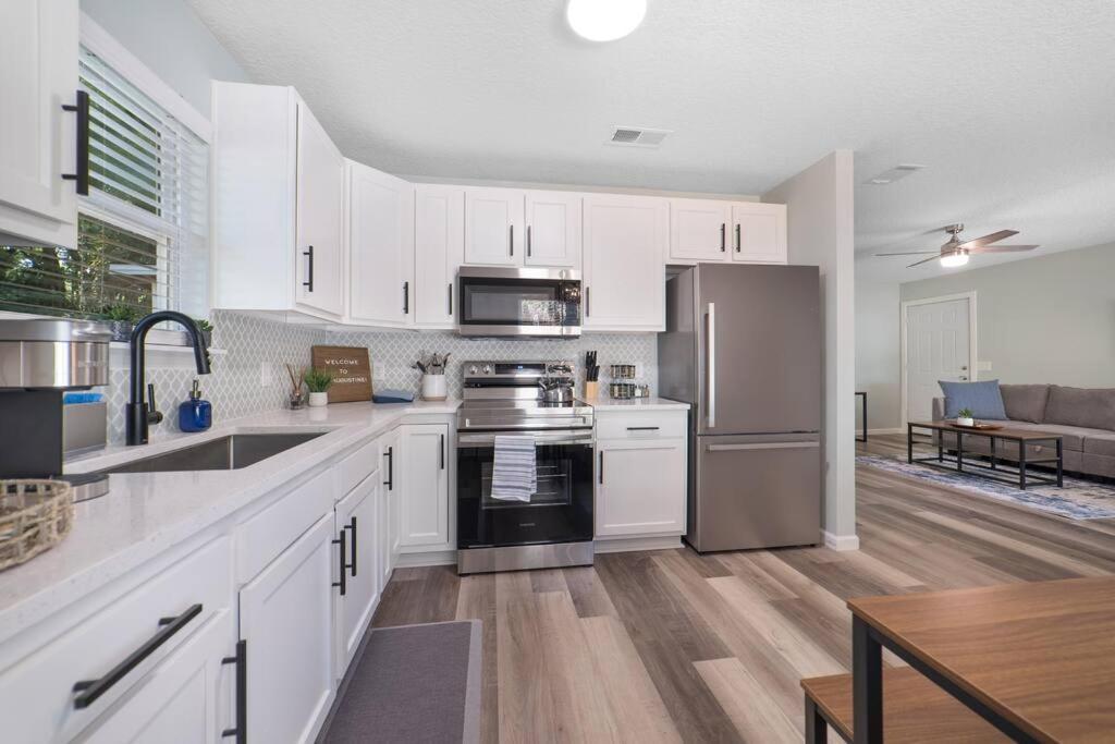 New Modern Bungalow Close To Downtown! Fully Fenced Yard St. Augustine Esterno foto
