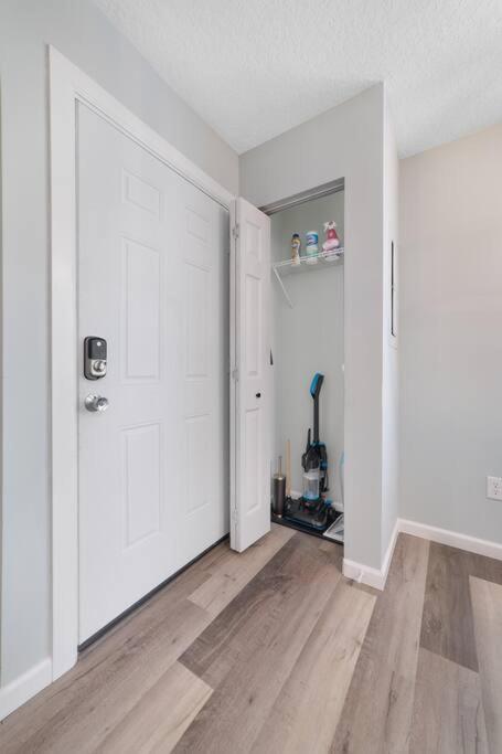 New Modern Bungalow Close To Downtown! Fully Fenced Yard St. Augustine Esterno foto
