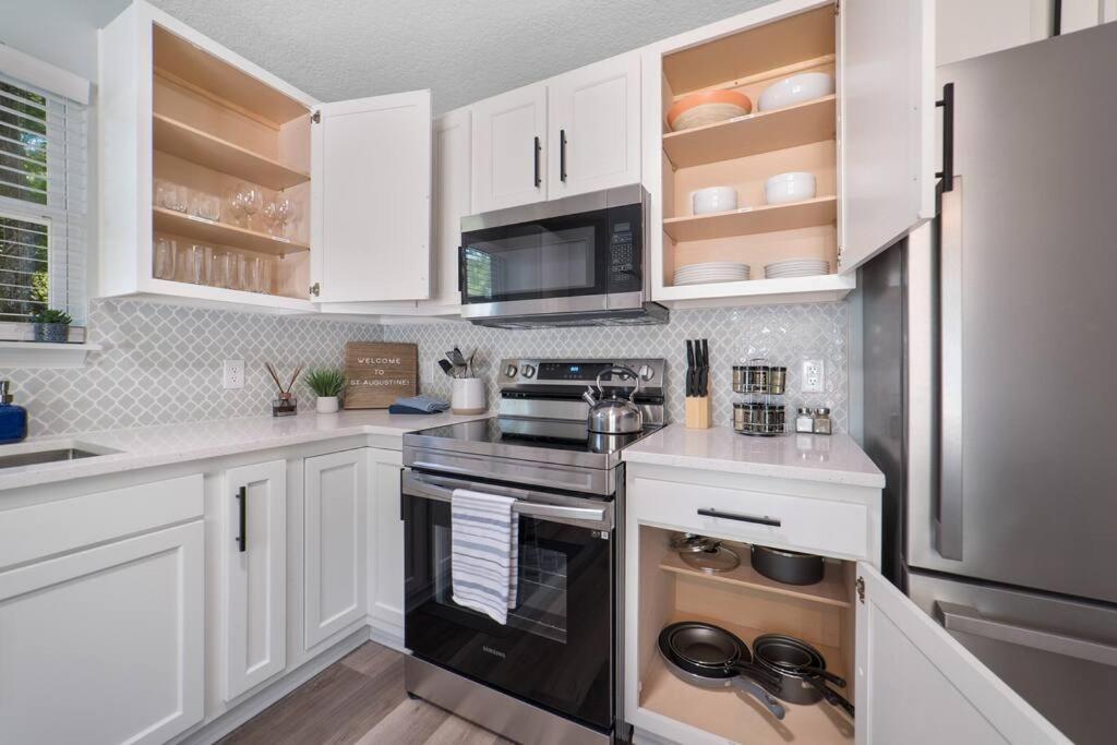 New Modern Bungalow Close To Downtown! Fully Fenced Yard St. Augustine Esterno foto