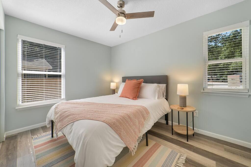 New Modern Bungalow Close To Downtown! Fully Fenced Yard St. Augustine Esterno foto