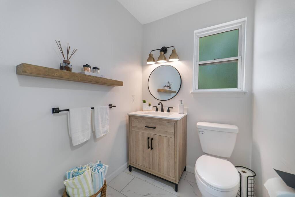 New Modern Bungalow Close To Downtown! Fully Fenced Yard St. Augustine Esterno foto